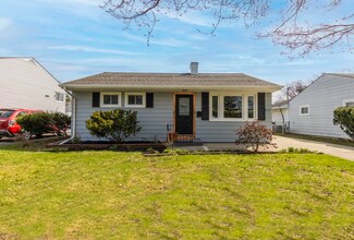 2837 S 13th Ave, Broadview, IL 60155