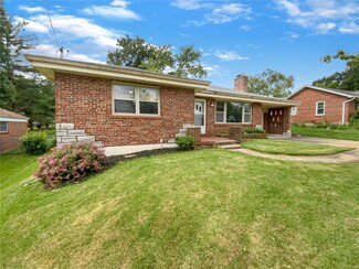 4414 Bellewood Dr, Saint Louis, MO 63125