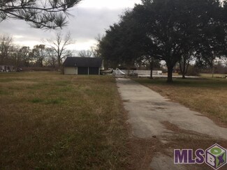 8499 Neal Ln, Morganza, LA 70759