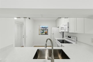 141 NW 93rd Ave Unit 102, Pembroke Pines, FL 33024