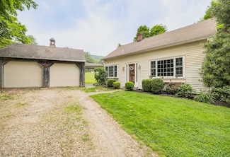 45 Stedman Rd, New Hartford, CT 06057