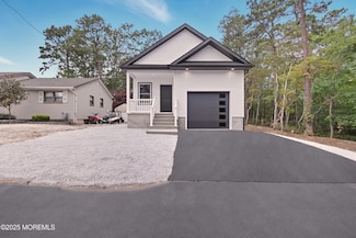 724 Sunset Rd, Beachwood, NJ 08722