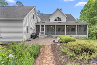690 Page St, Scottsville, VA 24590