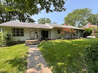 443 N 8th St, Stroudsburg, PA 18360
