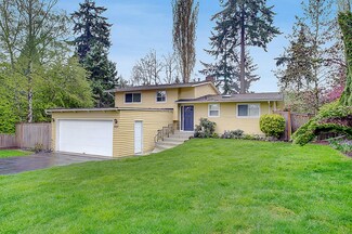 8037 NE 28th St, Medina, WA 98039
