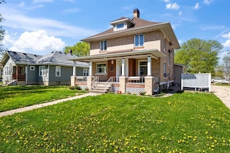 910 Washington St, Eldora, IA 50627