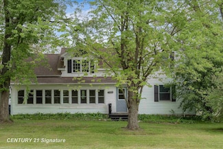 3320 N Sturgeon Rd, Midland, MI 48642