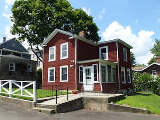 1048 W Main St, Waterbury, CT 06708