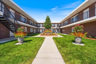 7834 W 95th St Unit 2A, Hickory Hills, IL 60457