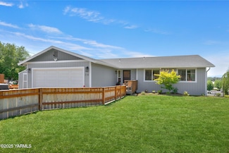 716 Cascadia Park Dr, Yakima, WA 98901