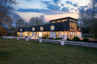 158 Thornwood Rd, Stamford, CT 06903