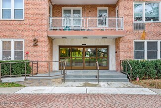 2 Putnam Ct Unit 1C, Greenwich, CT 06830