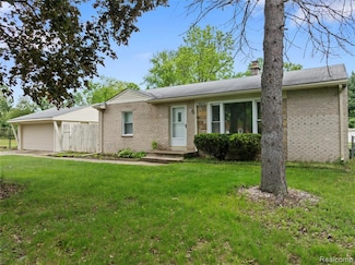 30542 Bretton St, Livonia, MI 48152
