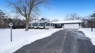1369 Luanna Dr, Rockford, IL 61103