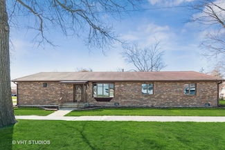 9400 S 80th Ct, Hickory Hills, IL 60457