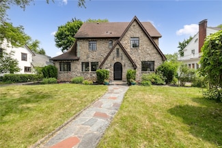 22 Rhinecliff Dr, Rochester, NY 14618
