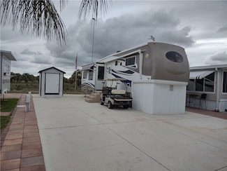 1159 Daniels Rd SE Unit 208, Moore Haven, FL 33471