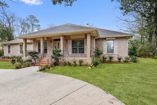 6612 Iolani Ct, Diamondhead, MS 39525