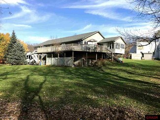 405 405 E Pearl St, St. Peter, MN 56050