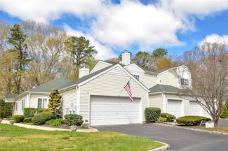 172 Gothic Cir Unit 172, Manorville, NY 11949
