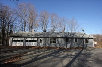7 Pineau St, Jay, ME 04239