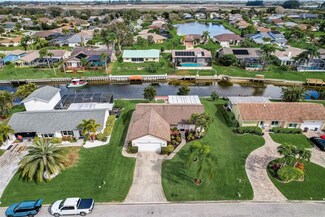 5007 Mangrove Point Rd, Bradenton, FL 34210