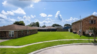 3301 Charles Ct, Chalmette, LA 70043