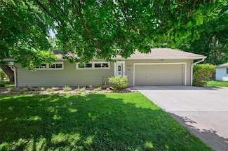 3118 10th Ave, Leavenworth, KS 66048