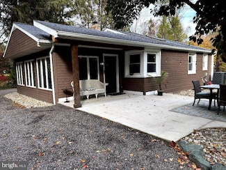 1323 Moulstown Rd N, Hanover, PA 17331