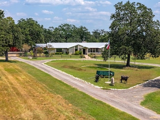 1045 Private Road 7005, Lexington, TX 78947