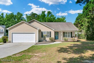 102 Rocky Ct, Richlands, NC 28574