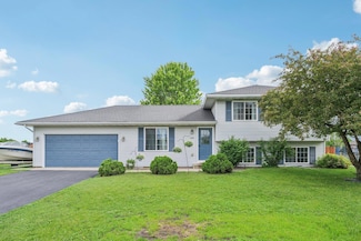 608 Frontier Cir, Belle Plaine, MN 56011