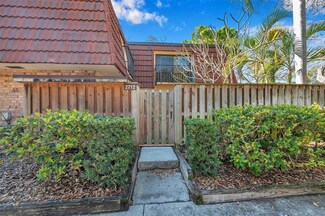 2712 14th Ct, Palm Harbor, FL 34684