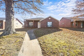 5695 W Reliance St, Fayetteville, AR 72704