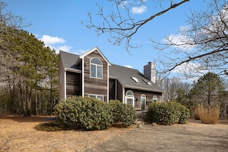 73 Dodgers Hole Rd, Edgartown, MA 02539