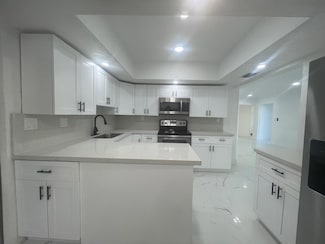 3290 NW 39th St, Lauderdale Lakes, FL 33309