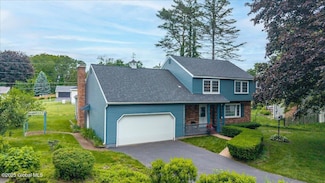 62 Pheasant Ridge Dr, Albany, NY 12211