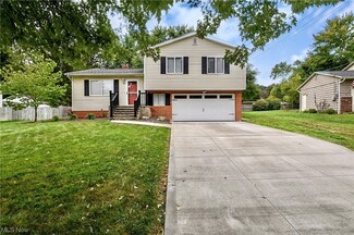 852 Zeletta Dr, Akron, OH 44319