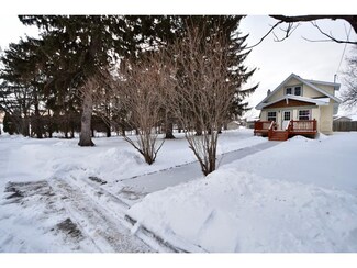 1108 W 4th St, Zumbrota, MN 55992