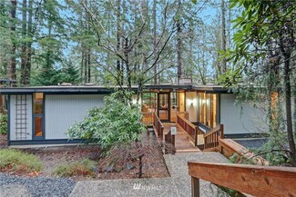 19534 67th Ave NE, Kenmore, WA 98028