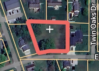 0000 E 10th St, Flora, IL 62839