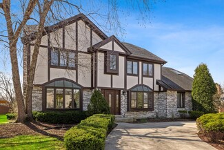 177 Saddle Brook Dr, Oak Brook, IL 60523