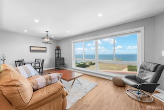 47 Longview Dr, Daly City, CA 94015