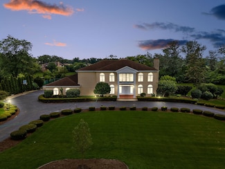 1 Horseshoe Ln, Lemont, IL 60439