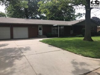 820 N West St, Buhler, KS 67522