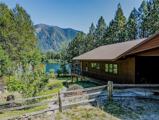 511 N Milnor Lake Rd, Troy, MT 59935