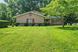 3303 Meadowwood St NW, Massillon, OH 44646