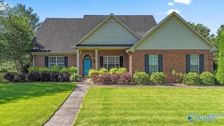 613 Dexter Ave, Albertville, AL 35950
