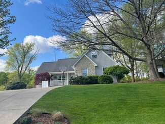 1883 Cove Cir E, Lawrenceburg, IN 47025