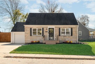 33 W Stanton Ave, Worthington, OH 43085